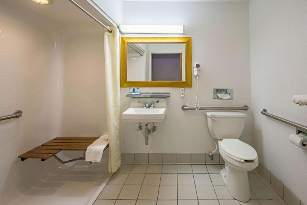 Royal Inn Suites Huntington Luaran gambar