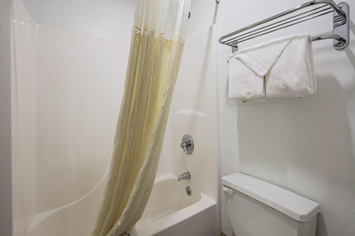 Royal Inn Suites Huntington Luaran gambar