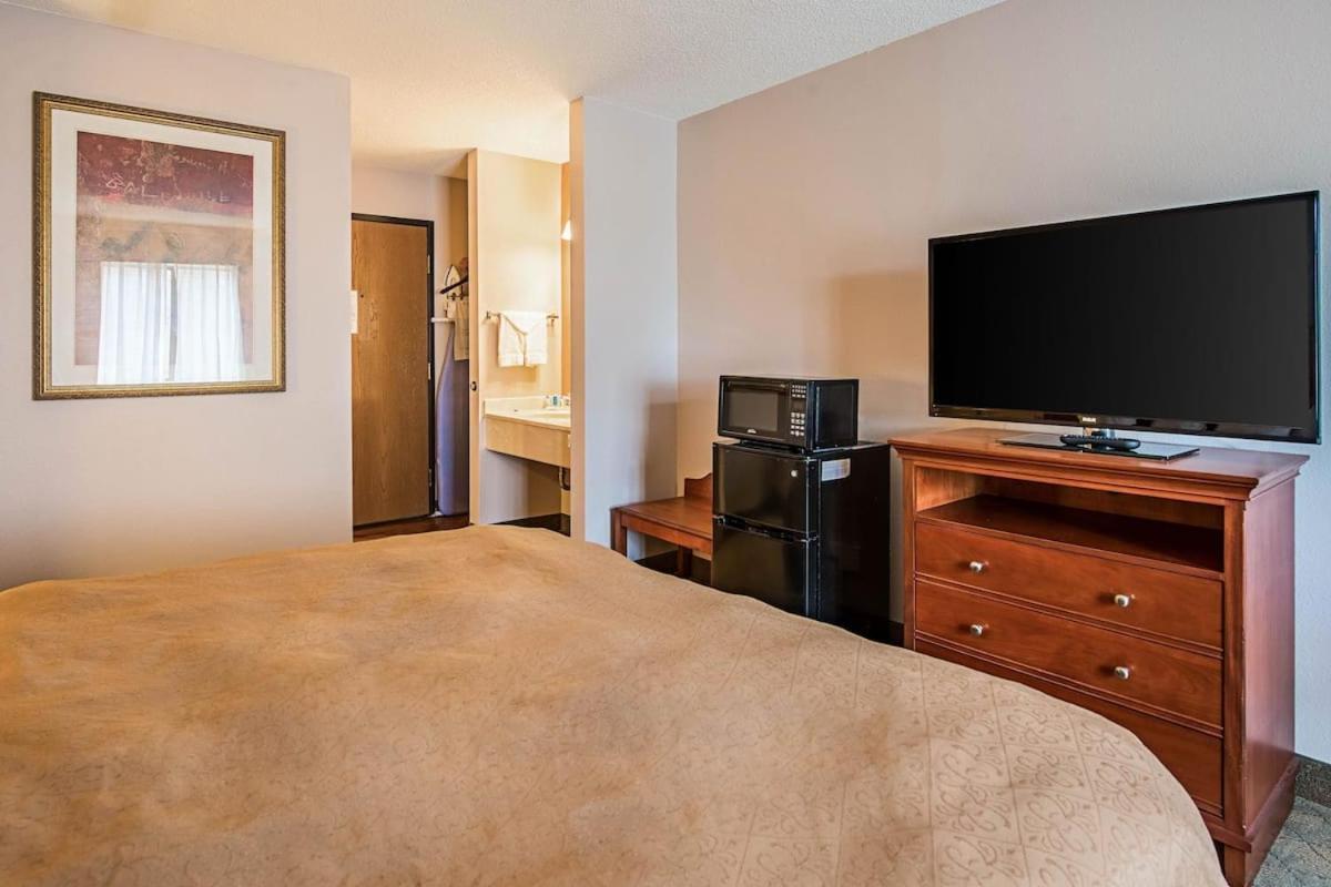 Royal Inn Suites Huntington Luaran gambar